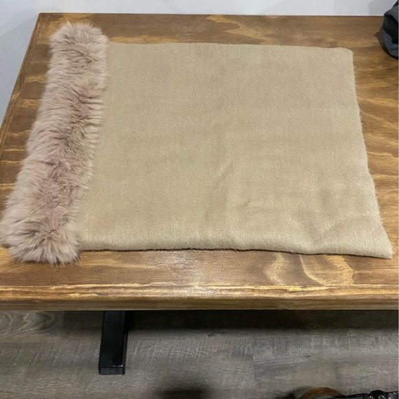 Adrienne Landau Scarf / Shawl - Rabbit Fur Trim - Picture 2 of 5